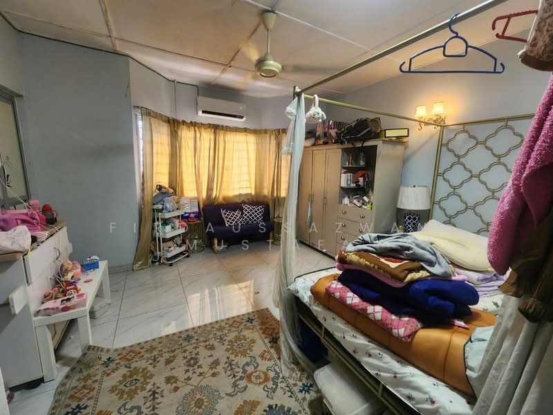 Rumah Teres untuk Dijual di Bandar Country Homes (Rawang) - Firdaussazwan Mustafa - Bedroom - PropertyGuru.com.my