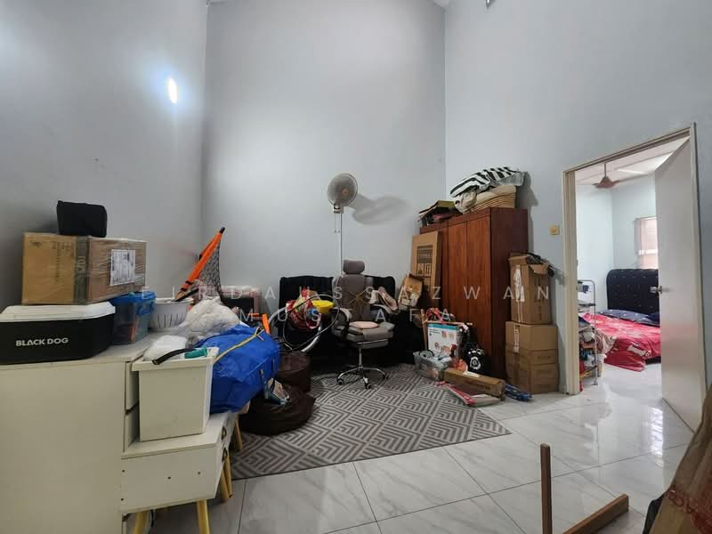 Rumah Teres untuk Dijual di Bandar Country Homes (Rawang) - Firdaussazwan Mustafa - Living Room - PropertyGuru.com.my