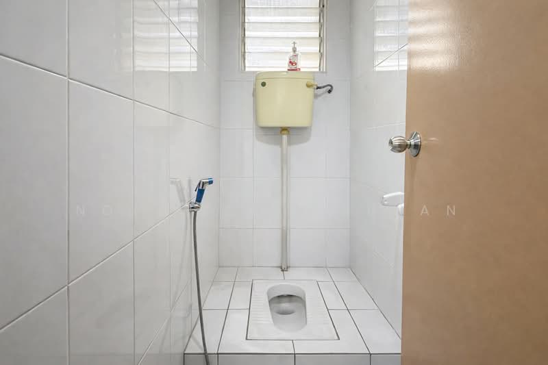 Office for Sale in Ara Damansara (Petaling Jaya) - Nor Azdlin Adnan - Bathroom - PropertyGuru.com.my