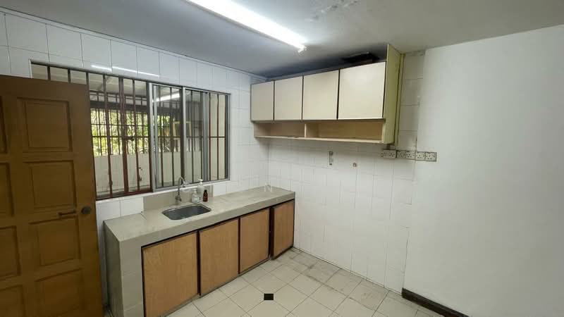 Rumah Teres 1 Tingkat untuk Dijual di Taman Bukit Maluri (Kepong) - Chun Yip - Kitchen - PropertyGuru.com.my