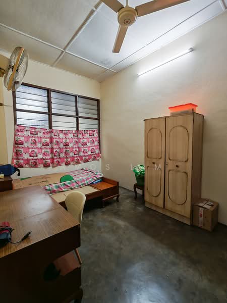 Shop for Sale in Jelutong (Penang) - Amos Lim - Bedroom - PropertyGuru.com.my