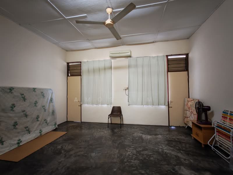 Shop for Sale in Jelutong (Penang) - Amos Lim - Interior - PropertyGuru.com.my