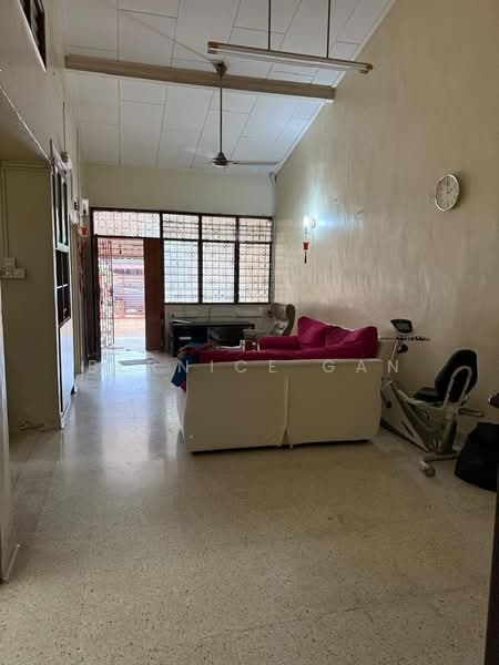 1-storey Terraced House for Sale in Taman Pelangi (Johor Bahru) - Bernice Gan - Living Room - PropertyGuru.com.my