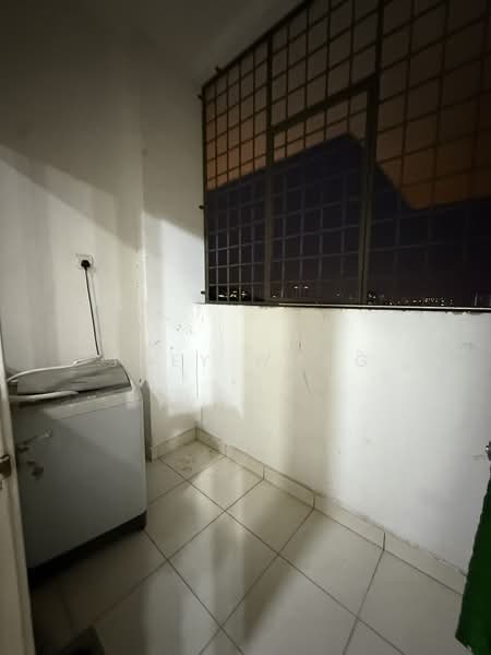Pangsapuri untuk Dijual di Avilla Apartments - Joey Wong - Balcony - PropertyGuru.com.my