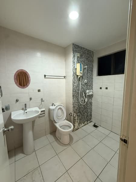 Pangsapuri untuk Dijual di Avilla Apartments - Joey Wong - Bathroom - PropertyGuru.com.my