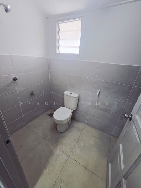 2-storey Terraced House for Sale in Senawang (Negeri Sembilan) - Azrul Othman - Bathroom - PropertyGuru.com.my
