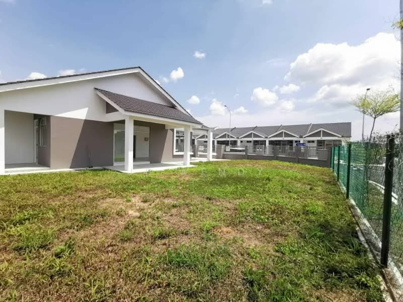 1-storey Terraced House for Sale in Kangkar Pulai (Skudai) - JB Wendy - Exterior - PropertyGuru.com.my