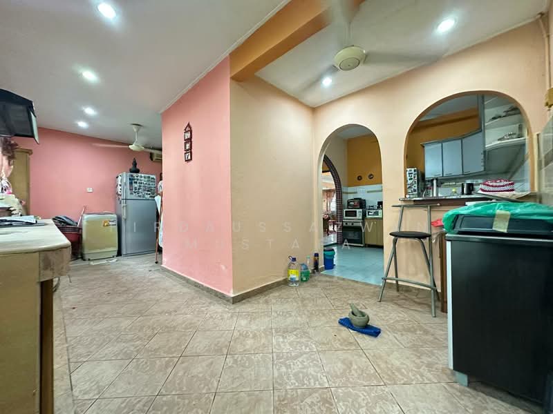 2-storey Terraced House for Sale in Usj 11 (Subang Jaya) - Firdaussazwan Mustafa - Kitchen - PropertyGuru.com.my