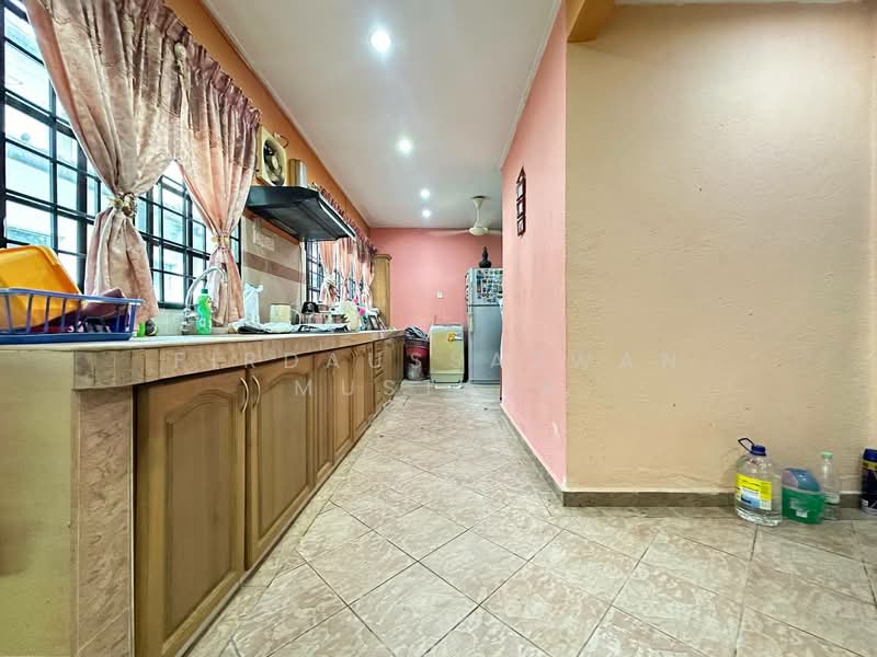 2-storey Terraced House for Sale in Usj 11 (Subang Jaya) - Firdaussazwan Mustafa - Kitchen - PropertyGuru.com.my