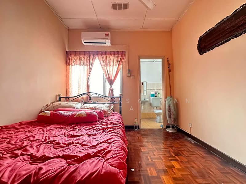 2-storey Terraced House for Sale in Usj 11 (Subang Jaya) - Firdaussazwan Mustafa - Bedroom - PropertyGuru.com.my
