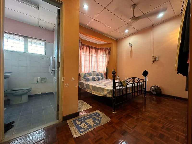 2-storey Terraced House for Sale in Usj 11 (Subang Jaya) - Firdaussazwan Mustafa - Bedroom - PropertyGuru.com.my