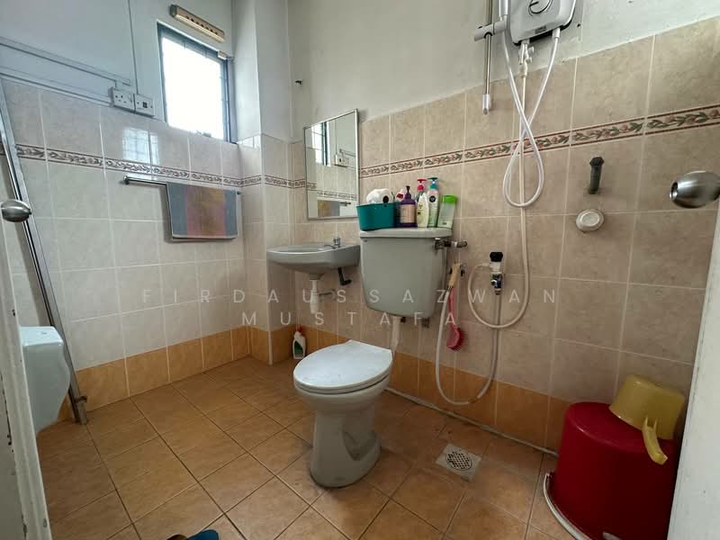 2-storey Terraced House for Sale in Usj 11 (Subang Jaya) - Firdaussazwan Mustafa - Bathroom - PropertyGuru.com.my