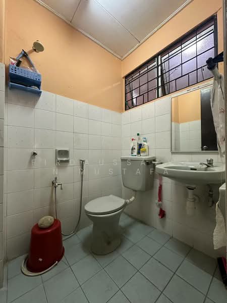 2-storey Terraced House for Sale in Usj 11 (Subang Jaya) - Firdaussazwan Mustafa - Bathroom - PropertyGuru.com.my