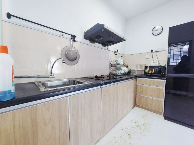 Pangsapuri untuk Dijual di Residensi Warnasari 1 - Ziana Najib - Kitchen - PropertyGuru.com.my