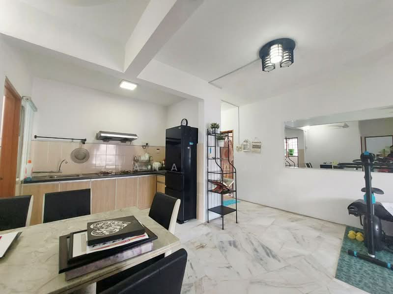 Pangsapuri untuk Dijual di Residensi Warnasari 1 - Ziana Najib - Kitchen - PropertyGuru.com.my