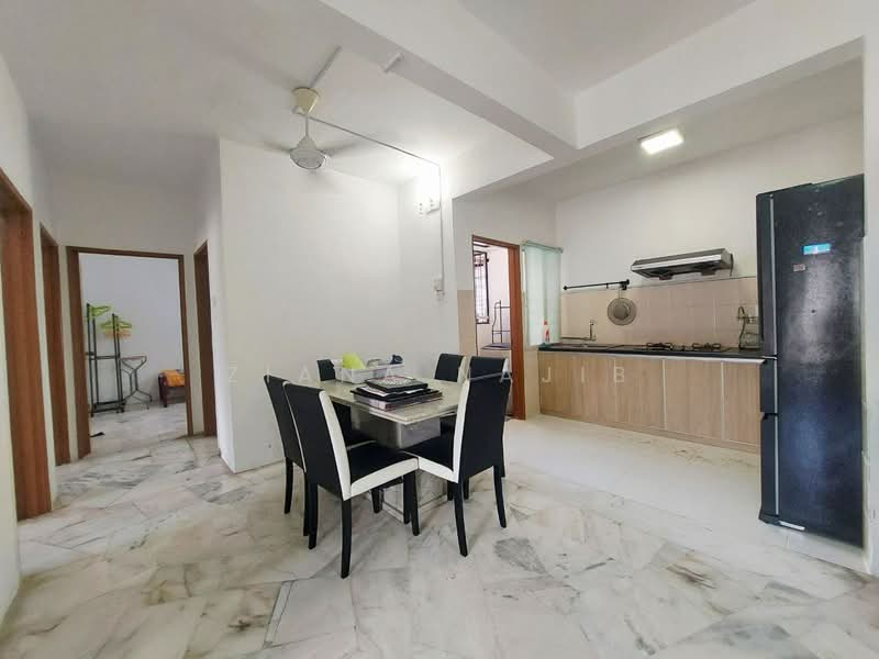 Pangsapuri untuk Dijual di Residensi Warnasari 1 - Ziana Najib - Dining Room - PropertyGuru.com.my