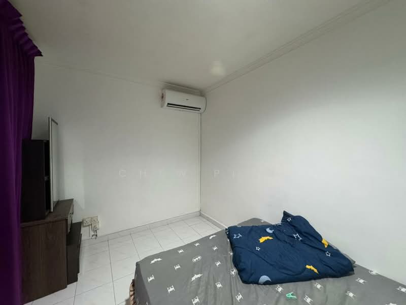 1.5-storey Terraced House for Rent in Taman Sri Setia (Johor Bahru) - Chew Ping - Bedroom - PropertyGuru.com.my