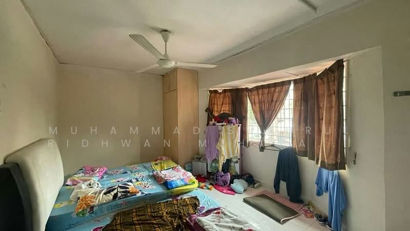 2-storey Terraced House for Sale in Taman Lestari Putra (Seri Kembangan) - Muhammad Shahrul Ridhwan Mehamad Nasir - Bedroom - PropertyGuru.com.my