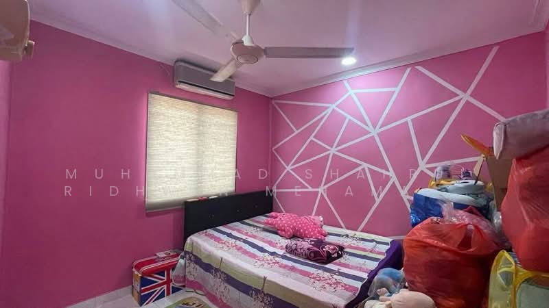 2-storey Terraced House for Sale in Taman Lestari Putra (Seri Kembangan) - Muhammad Shahrul Ridhwan Mehamad Nasir - Bedroom - PropertyGuru.com.my