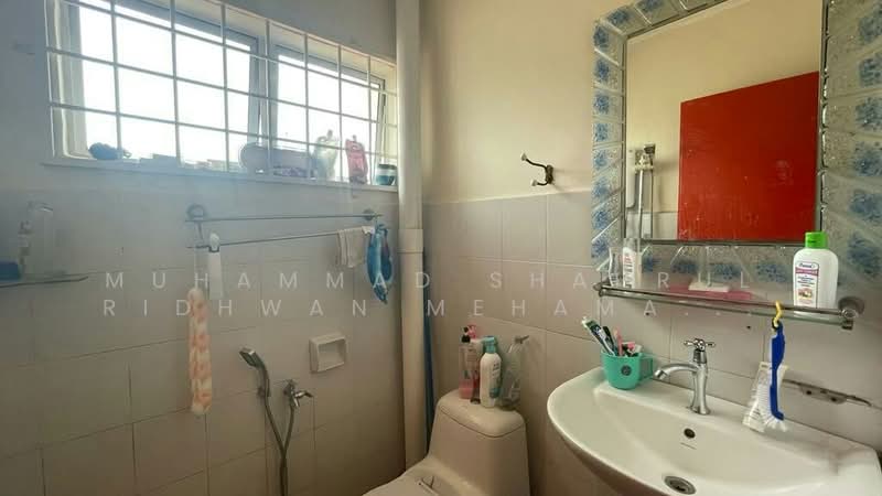 2-storey Terraced House for Sale in Taman Lestari Putra (Seri Kembangan) - Muhammad Shahrul Ridhwan Mehamad Nasir - Bathroom - PropertyGuru.com.my