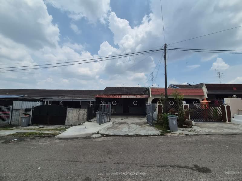 1-storey Terraced House for Sale in Taman Universiti (Skudai) - Suk Teng Choong - Exterior - PropertyGuru.com.my