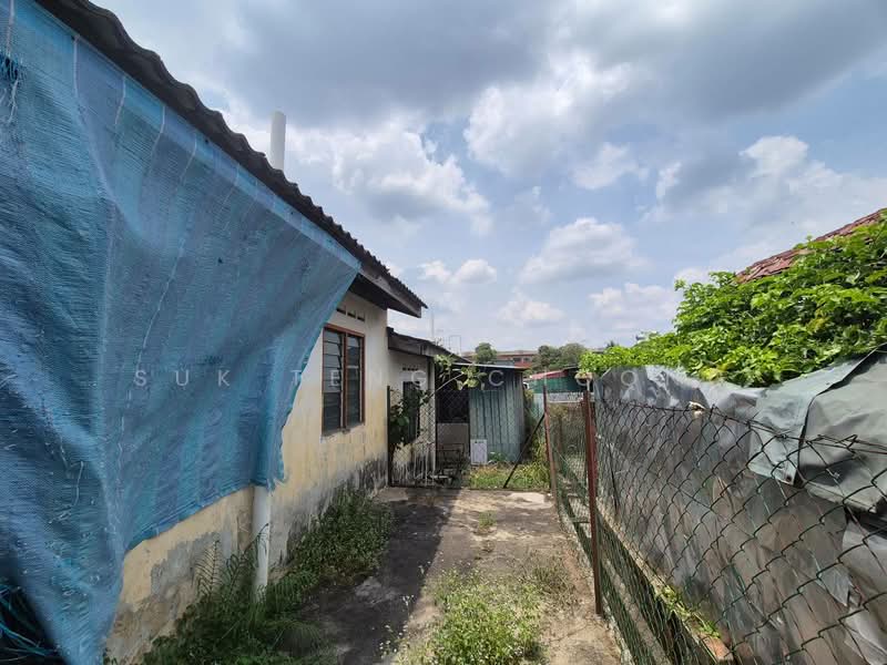 1-storey Terraced House for Sale in Taman Universiti (Skudai) - Suk Teng Choong - Exterior - PropertyGuru.com.my