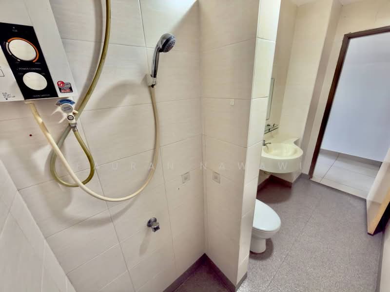 Service Residence for Sale at Platinum Lake PV 21 - Fauran Nawawi - PropertyGuru.com.my