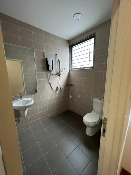 3-storey Terraced House for Sale in Perdana Residence 2 (Batu Caves) - Kent Fatt - Bathroom - PropertyGuru.com.my