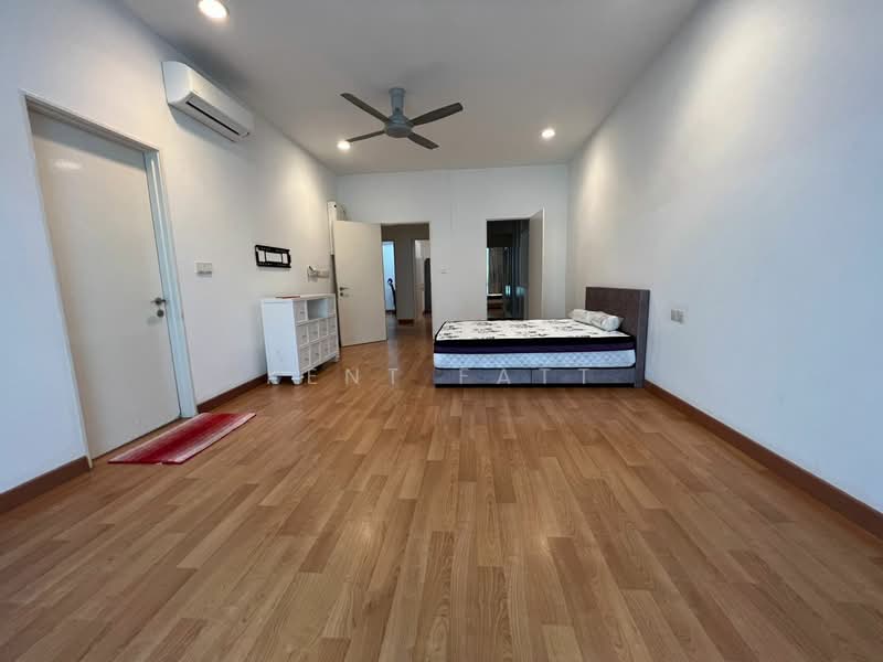 3-storey Terraced House for Sale in Perdana Residence 2 (Batu Caves) - Kent Fatt - Bedroom - PropertyGuru.com.my