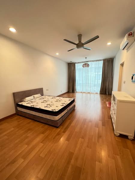 3-storey Terraced House for Sale in Perdana Residence 2 (Batu Caves) - Kent Fatt - Bedroom - PropertyGuru.com.my