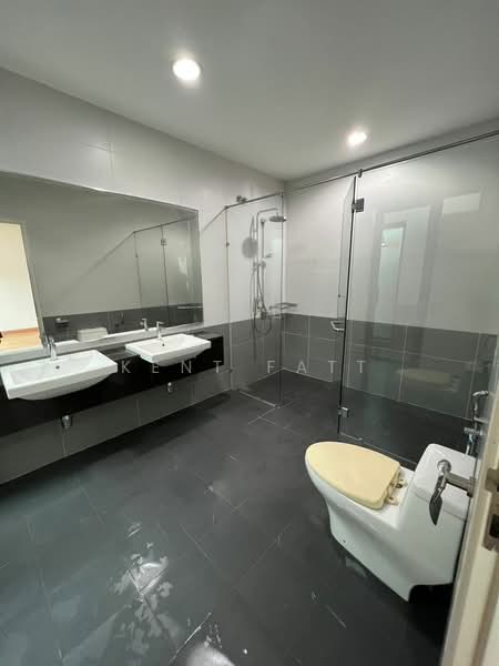 3-storey Terraced House for Sale in Perdana Residence 2 (Batu Caves) - Kent Fatt - Bathroom - PropertyGuru.com.my