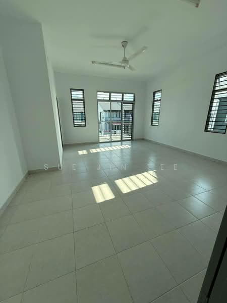 Cluster House for Rent in Johor Bahru (Johor) - Sue Jin Tee - Living Room - PropertyGuru.com.my