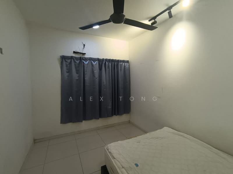Servis Apartment untuk Dijual di Emira Residence - Alex Tong - Bedroom - PropertyGuru.com.my