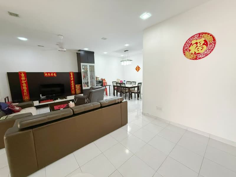 Rumah Teres 2 Tingkat untuk Dijual di Taman Setia Indah (Tebrau) - VK Chong - Living Room - PropertyGuru.com.my