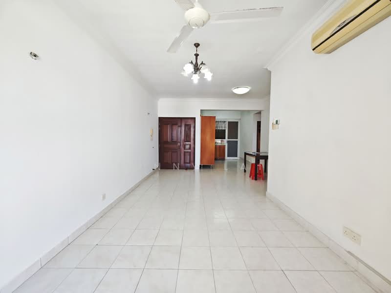 Kondominium untuk Dijual di Gurney Park Condominium - Sunny Lai - Living Room - PropertyGuru.com.my