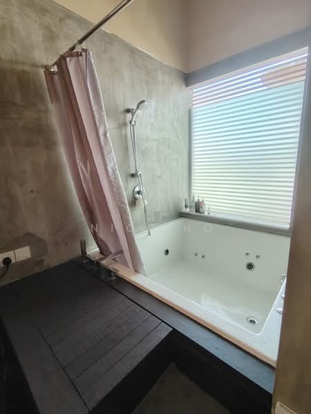 Rumah Teres 1.5 Tingkat untuk Dijual di Taman Setia Indah (Tebrau) - Nico Ho - Bathroom - PropertyGuru.com.my