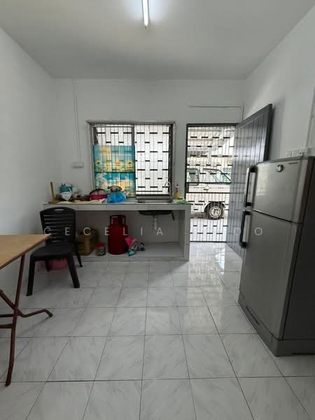 Semi-Detached House for Rent in Taman Iskandar (Johor Bahru) - Cecelia Choo - Kitchen - PropertyGuru.com.my