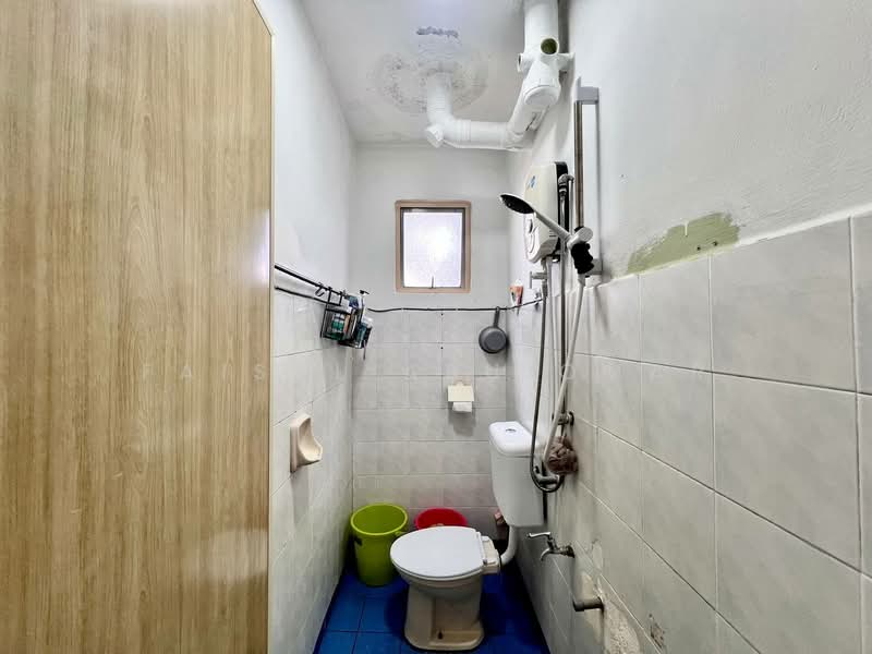Apartment for Sale at Apartment Bayu - Faisal Abu Omar - Bathroom - PropertyGuru.com.my