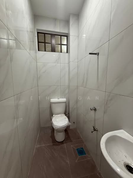 Rumah Teres 1.5 Tingkat untuk Dijual di Taman Perling (Perling) - Ethan Gan - Bathroom - PropertyGuru.com.my