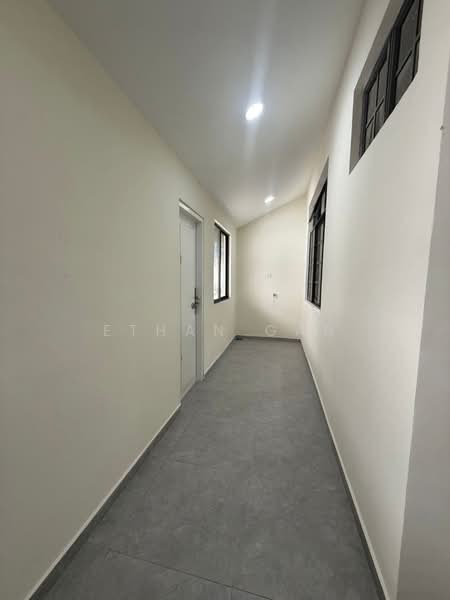 Rumah Teres 1.5 Tingkat untuk Dijual di Taman Perling (Perling) - Ethan Gan - Corridor - PropertyGuru.com.my