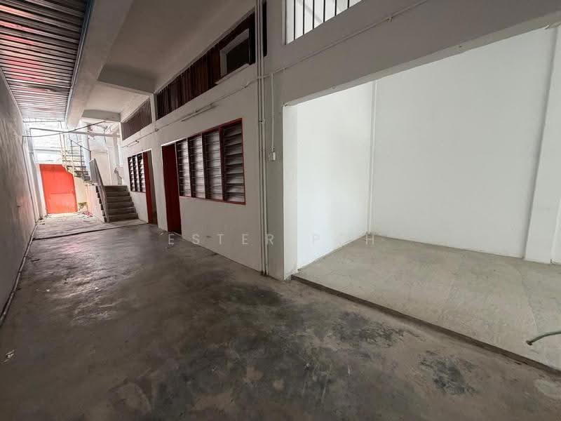 Kedai untuk Disewa di Rahang (Seremban) - Ester Poh. - Entrance - PropertyGuru.com.my