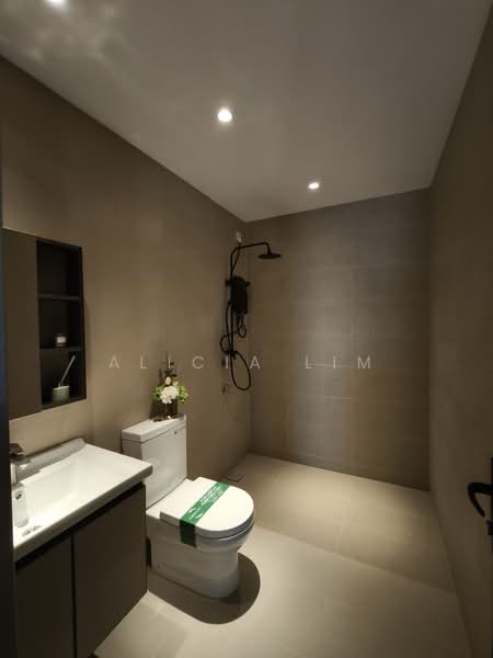 Cluster House for Sale in Forest City (Gelang Patah) - Alicia Lim - Bathroom - PropertyGuru.com.my