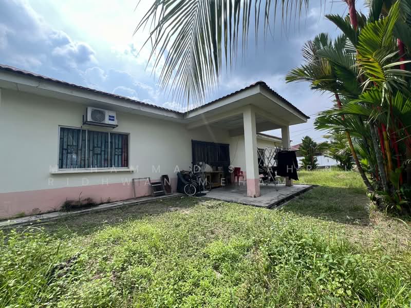 Bungalow for Sale in Taman Pinggiran Putra (Seri Kembangan) - Muhammad Shahrul Ridhwan Mehamad Nasir - Exterior - PropertyGuru.com.my
