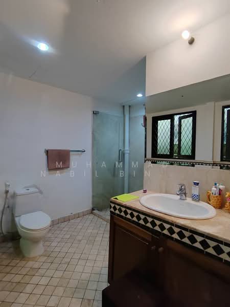 Pangsapuri untuk Dijual di Taman Hijau Apartment - Muhammad Nabil Bin Noor Shahwan - Bathroom - PropertyGuru.com.my