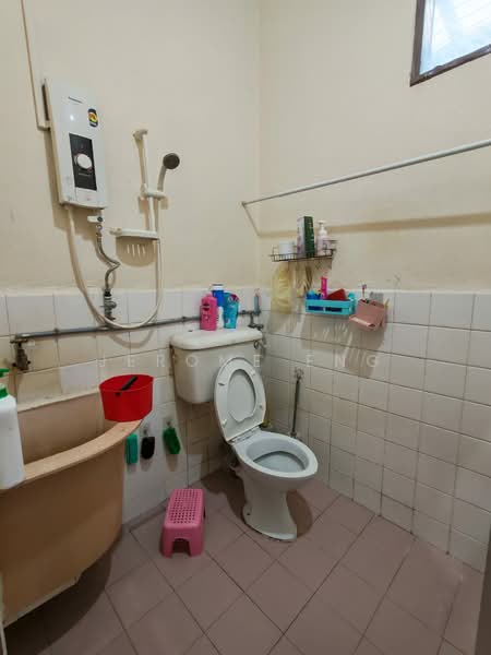 Kedai untuk Dijual di Jelutong (Penang) - Jerome Eng - Bathroom - PropertyGuru.com.my