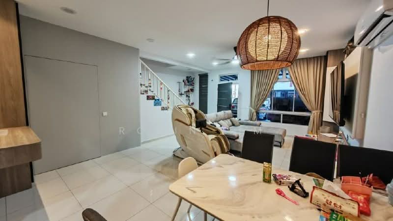 Rumah Teres 2 Tingkat untuk Dijual di Setia Eco Gardens (Gelang Patah) - Robin Lim - Living Room - PropertyGuru.com.my
