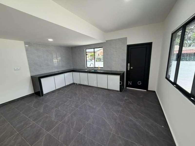 Rumah Teres 1 Tingkat untuk Dijual di Tampoi (Johor) - Joanne Yong - Kitchen - PropertyGuru.com.my