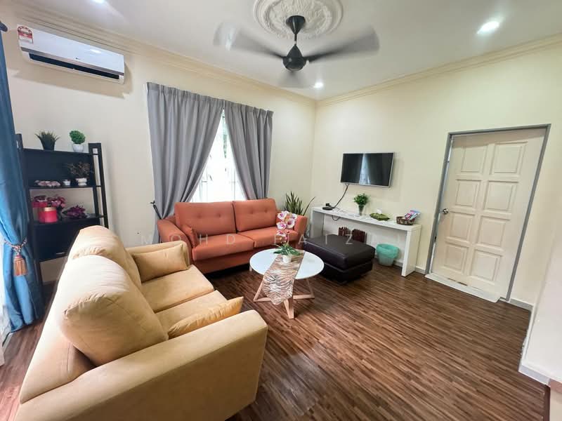 Rumah Teres 2 Tingkat untuk Dijual di Bandar Baru Bangi (Selangor) - Mohd Faizal - Living Room - PropertyGuru.com.my