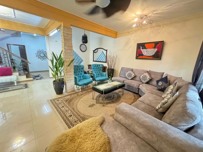 Rumah Teres 2 Tingkat untuk Dijual di Bandar Baru Bangi (Selangor) - Mohd Faizal - Living Room - PropertyGuru.com.my