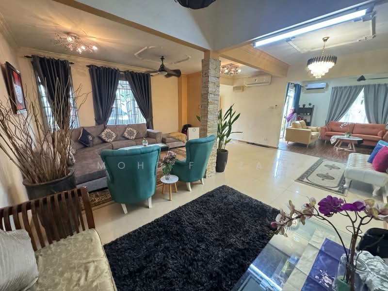 Rumah Teres 2 Tingkat untuk Dijual di Bandar Baru Bangi (Selangor) - Mohd Faizal - Living Room - PropertyGuru.com.my